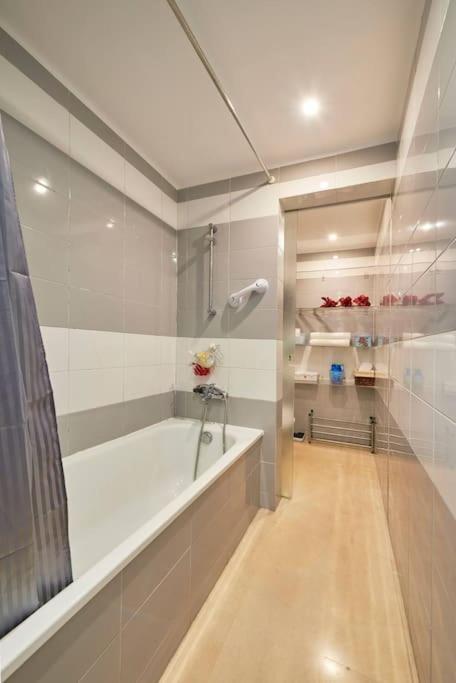 Lejlighed Modern With Garage And Pool